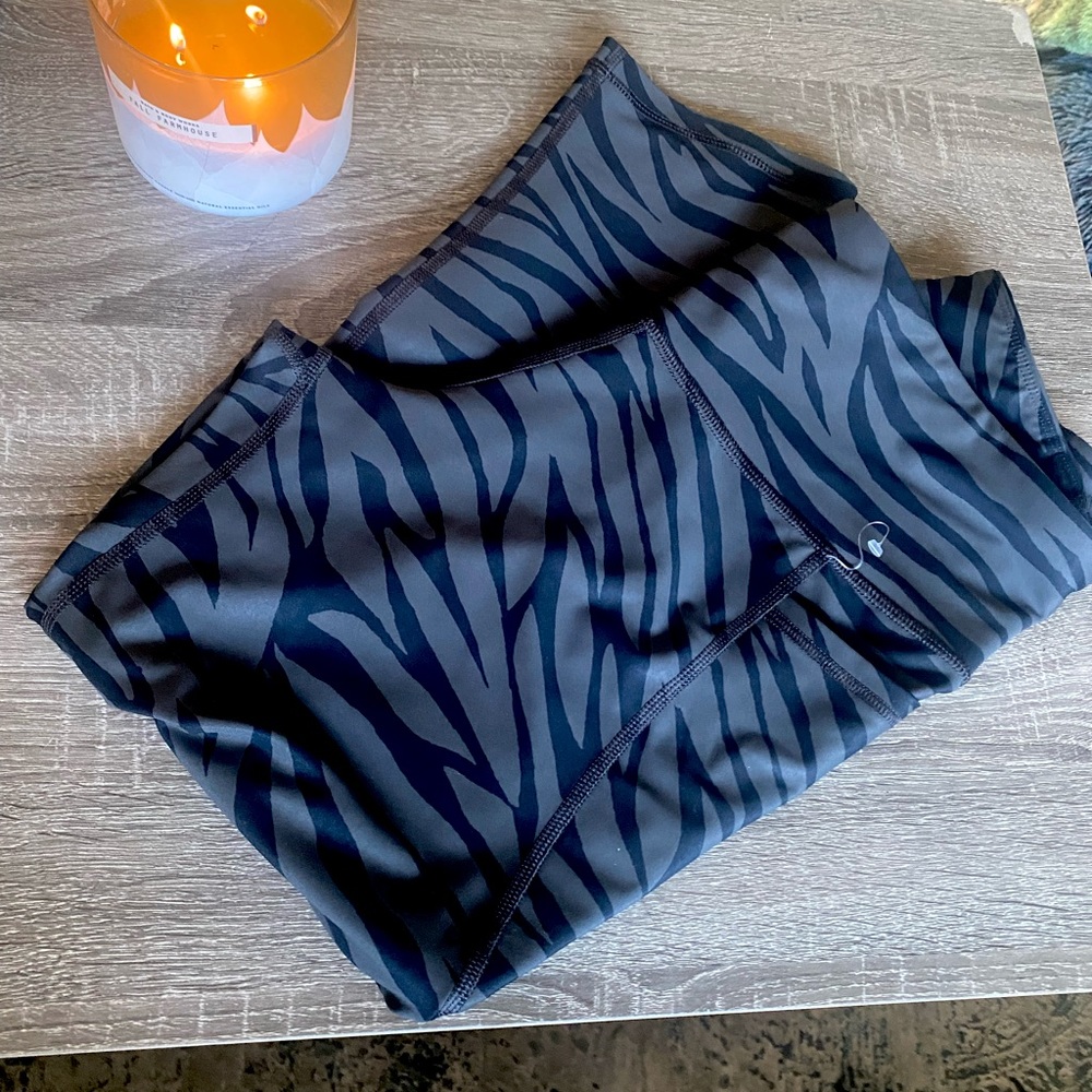 Old Navy Cropped Active Leggings
